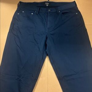 Banana Republic “Athletic Travel Pant in True Navy” 32x34